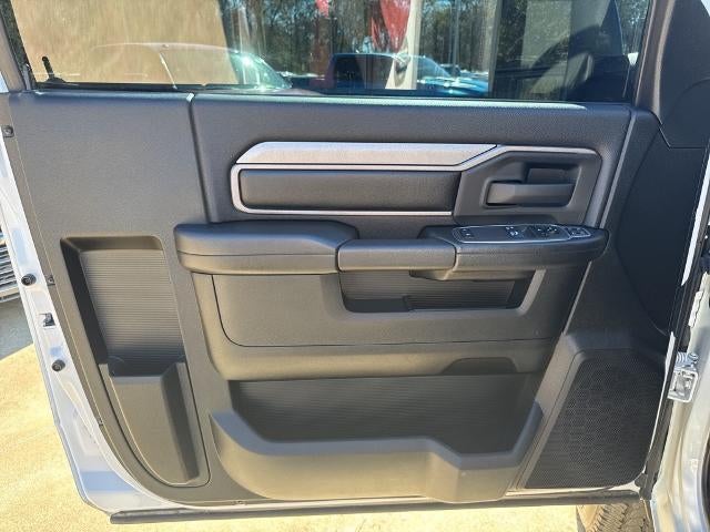 2023 RAM RAM 2500 REGULA Base