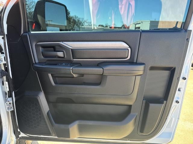 2023 RAM RAM 2500 REGULA Base