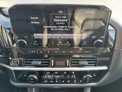 2023 Nissan Pathfinder SL