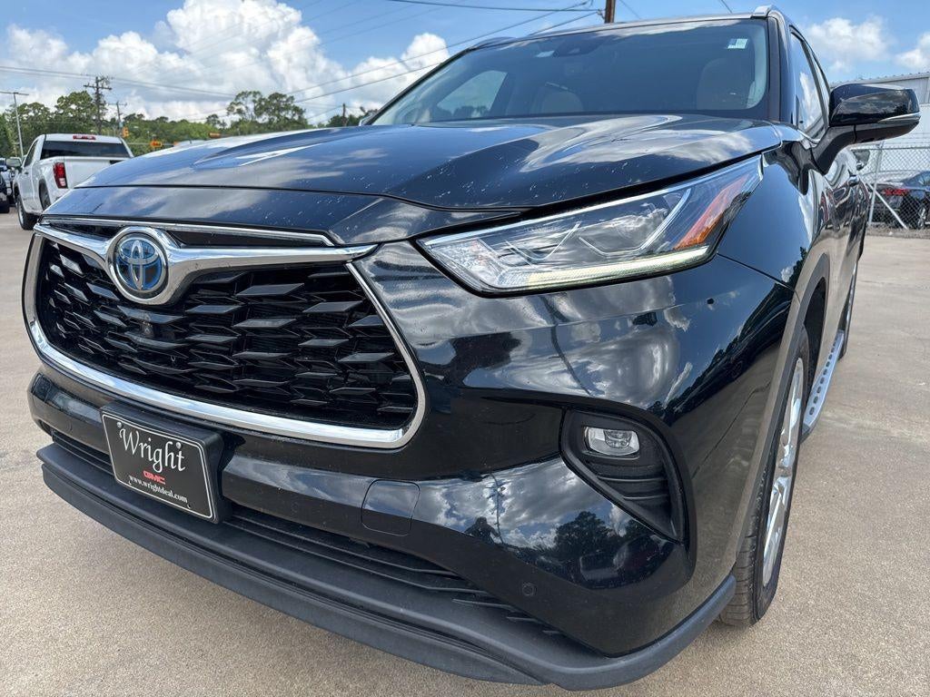 2022 Toyota Highlander Hybrid Limited