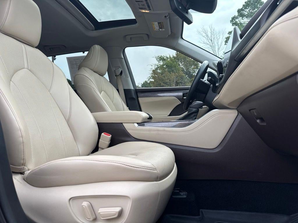2022 Toyota Highlander Hybrid Limited