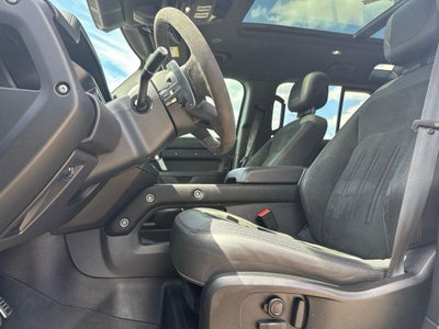 2023 Land Rover Defender V8