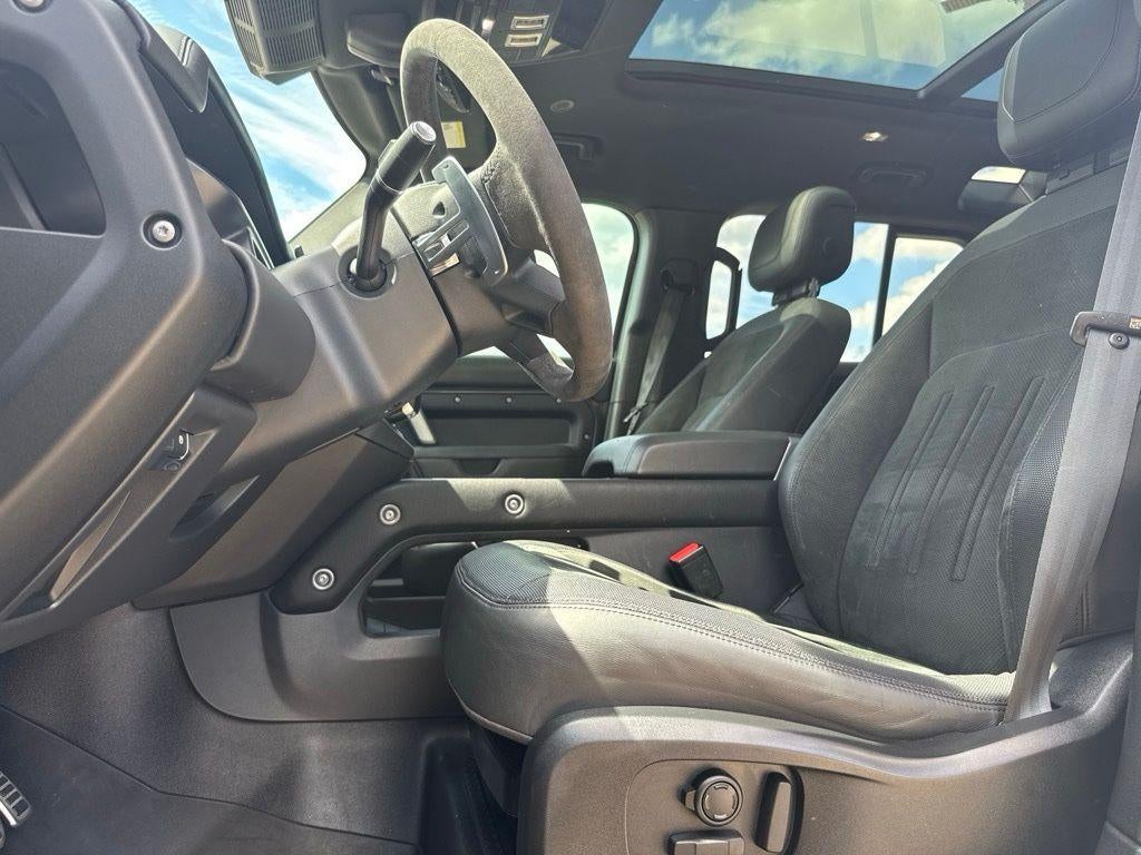 2023 Land Rover Defender V8