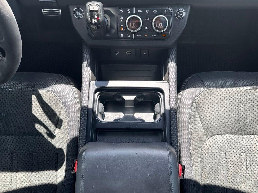 2023 Land Rover Defender V8