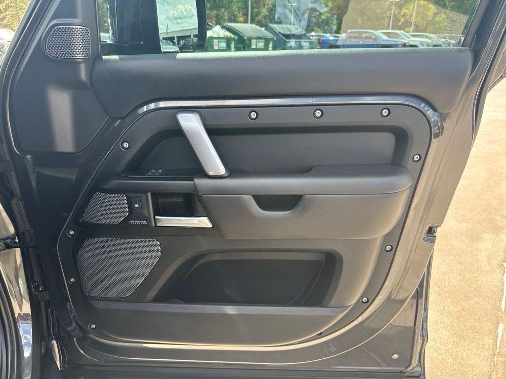 2023 Land Rover Defender V8