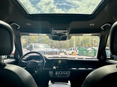 2023 Land Rover Defender V8