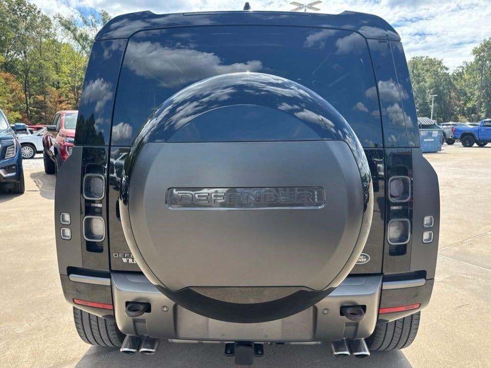 2023 Land Rover Defender V8