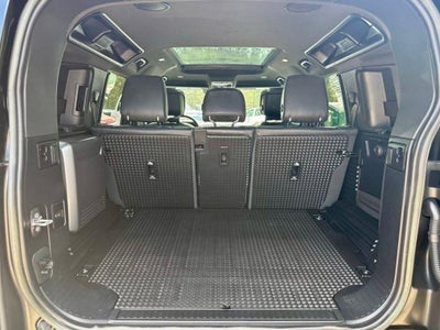 2023 Land Rover Defender V8