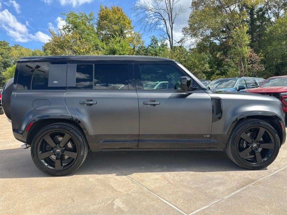 2023 Land Rover Defender V8