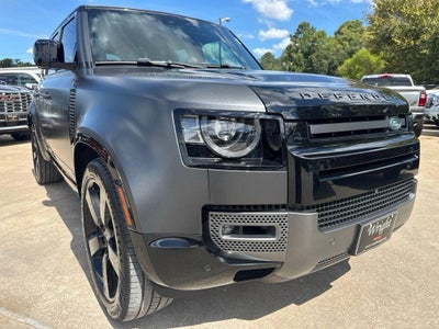 2023 Land Rover Defender V8