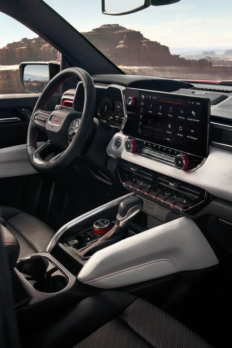 2026 GMC Canyon infotainment system at Wright GMC in LUFKIN TX